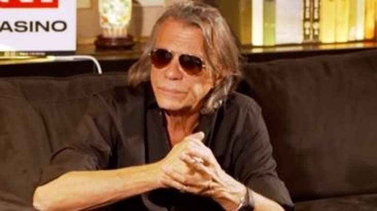 Ηλίας Ψινάκης: &quot;Δεν μιλάω για αυτό το θέμα και δεν έχω δώσει ποτέ δικαίωμα σε κανέναν&quot;