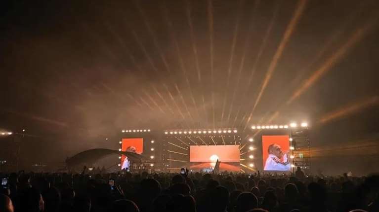 Η νύχτα του ΛΕΞ στη Θεσσαλονίκη: Μια φωνή πάνω από 40.000 κόσμος στο Καυτατζόγλειο