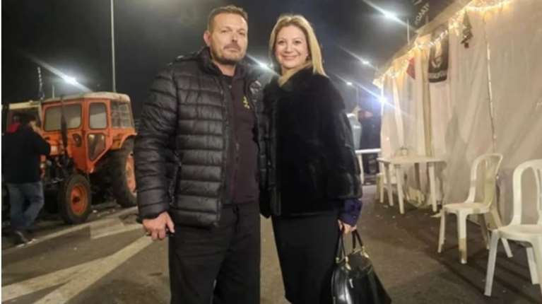 Στο μπλόκο της Νίκαιας η Μαρία Καρυστιανού:  Eξέφρασε τη στήριξή της στις κινητοποιήσεις των αγροτών