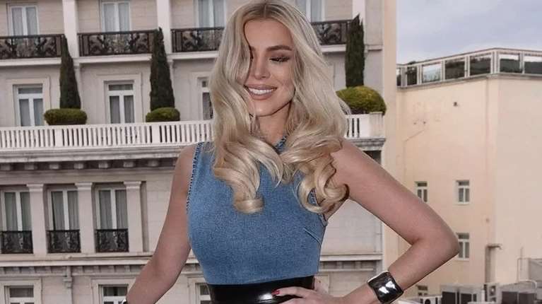 Κατερίνα Καινούργιου: Το boho top από αγαπημένο ελληνικό brand είναι ό τι χρειάζεσαι αυτή την εποχή