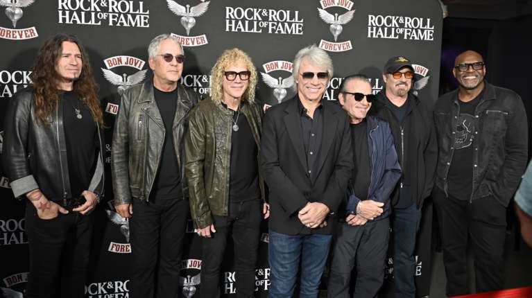 Οι Bon Jovi επιστρέφουν στη σκηνή - Παγκόσμια περιοδεία του εμβληματικού συγκροτήματος το 2026