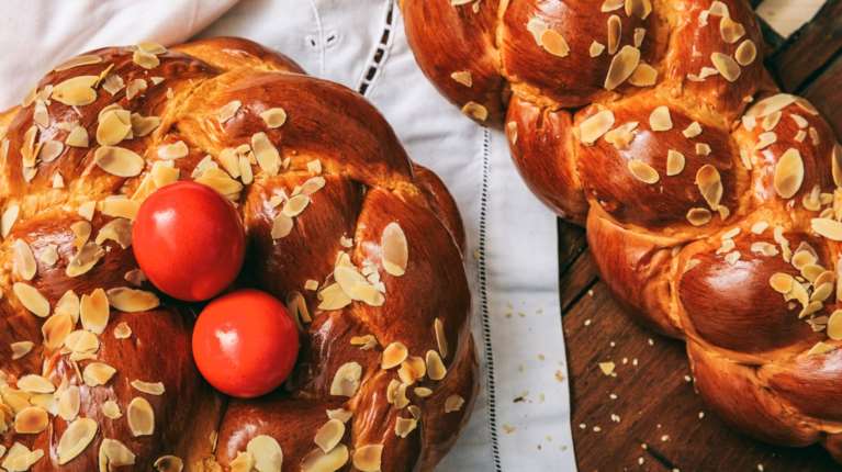Η συνταγή του Στέλιου Παρλιάρου για αφράτο πασχαλινό τσουρέκι - Αρωματικό, με πλούσια γεύση