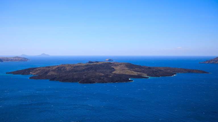 ΥΠΕΝ για Πολύαιγο: Αυστηρά προστατευμένος θησαυρός των Κυκλάδων - Καμία δυνατότητα για ξενοδοχεία ή σπίτια