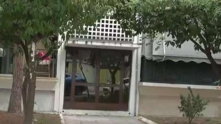 Αιγάλεω: Δίωξη για απόπειρα ανθρωποκτονίας στον 75χρονο που μαχαίρωσε την κόρη του