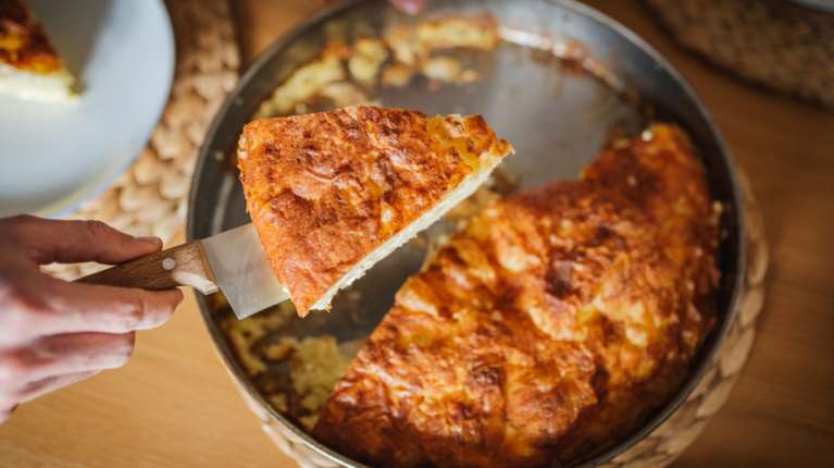 Τυρόπιτα βρώμης: Η εύκολη επιλογή για ένα αλμυρό πρωινό