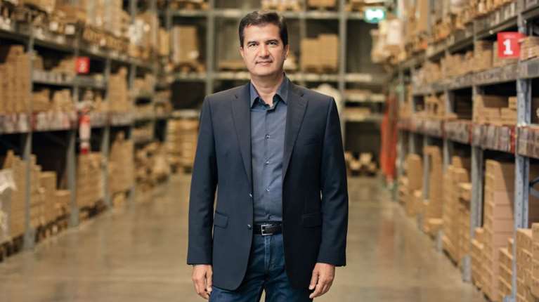 Trade Estates: Διψήφια αύξηση για το &quot;Α&#39; Ημίχρονο&quot; του 2025 - Η μάχη με Σαββίδη για το Logistics Center