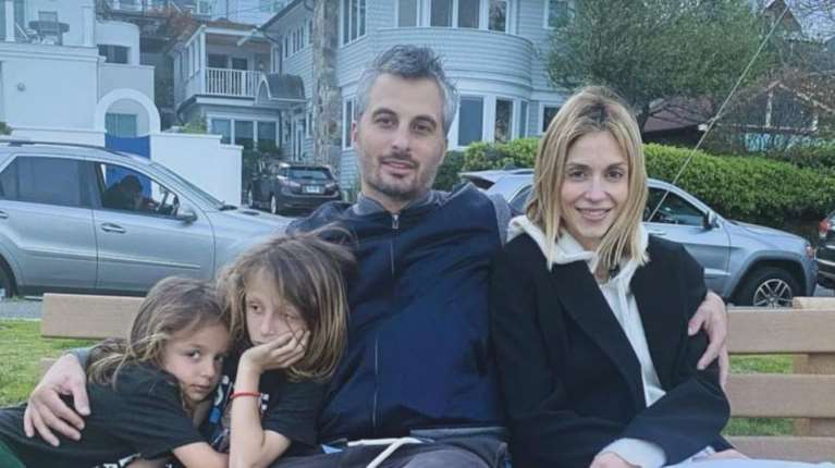 Σοφία Καρβέλα: Μαγειρεύει στο σπίτι της για τον πρώην σύζυγό της, Θανάση Πανουργιά