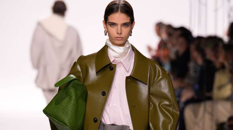Αυτές είναι οι ανοιξιάτικες τάσεις της μόδας που μπορείς να φορέσεις ήδη από τον χειμώνα