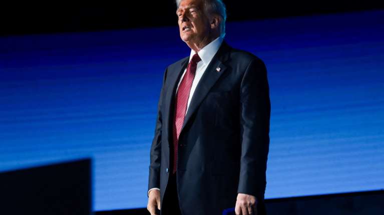 Κρίση ΗΠΑ-Βενεζουέλας: Το πετρέλαιο πλέον στην καρδιά του μπραντεφέρ των προέδρων Τραμπ και Μαδούρο