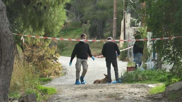 Σαλαμίνα: Σοκάρει το πόρισμα της ιατροδικαστή για τον θάνατο της 75χρονης - Τα 2 σενάρια που εξετάζει η ΕΛ.ΑΣ.