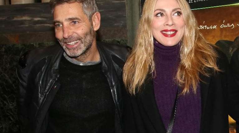 Θοδωρής Αθερίδης: Χαμογελαστός στην πρώτη εμφάνιση μετά τον χωρισμό του από την Καρύδη