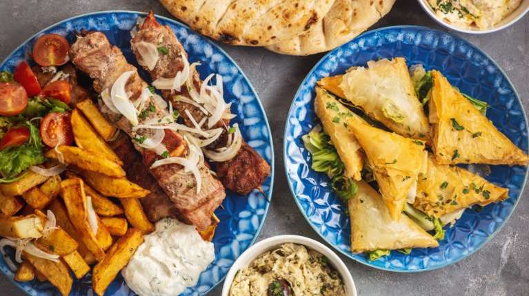 Taste Atlas: Με αυτό το διάσημο πιάτο η ελληνική κουζίνα ήρθε στη 2η θέση παγκοσμίως