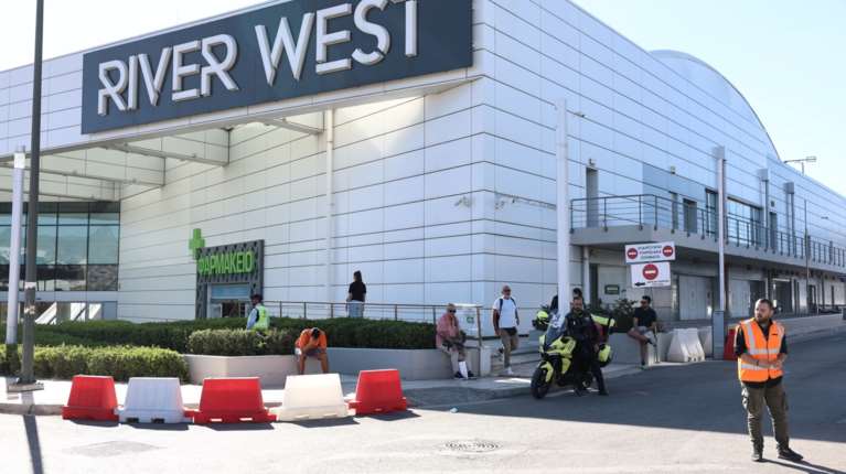 Φάρσα το απειλητικό τηλεφώνημα για βόμβα στο εμπορικό κέντρο River West