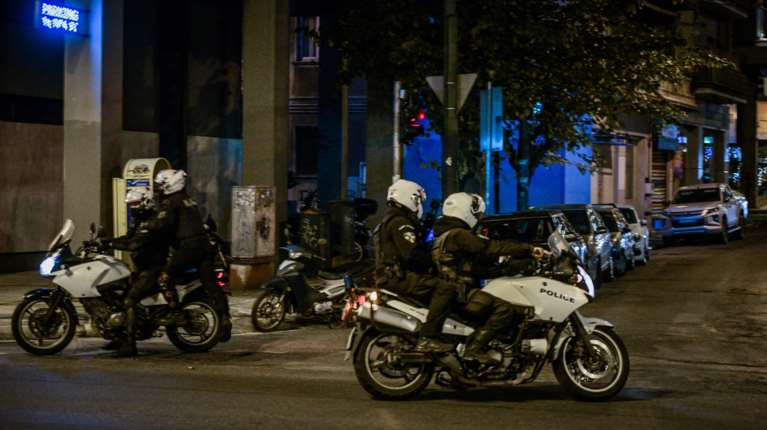 Θεσσαλονίκη: Συνέλαβαν 44χρονο που αυτοικανοποιούνταν βλέποντας γυναίκα από διπλανό διαμέρισμα