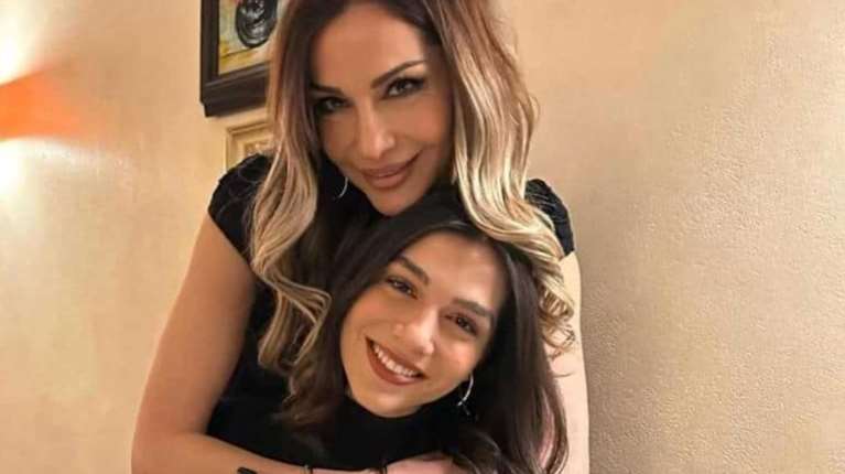 Μελίνα Νικολαΐδη: Dinner στη Γλυφάδα με αγαπημένα της πρόσωπα