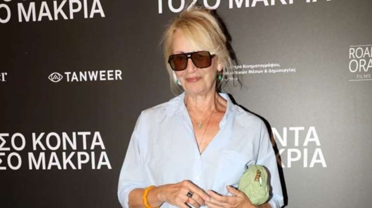 Θέμις Μπαζάκα: Με λεοπάρ print σε κινηματογραφική πρεμιέρα