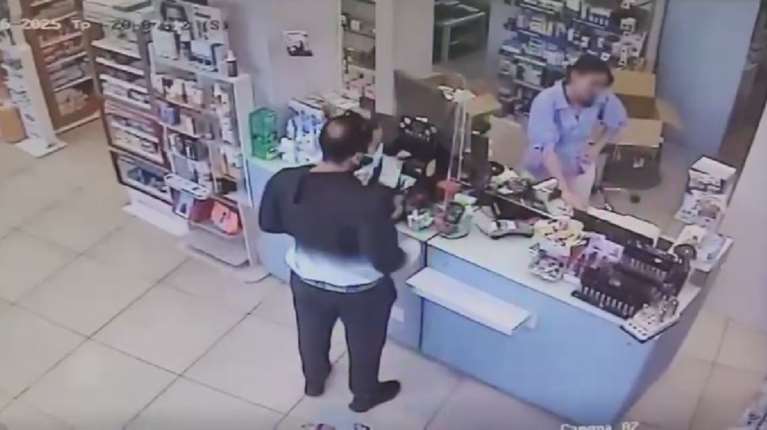 Βίντεο ντοκουμέντα από τη δράση του ληστή των Νοτίων Προαστίων - Πώς έφτασαν στη σύλληψή του οι αρχές