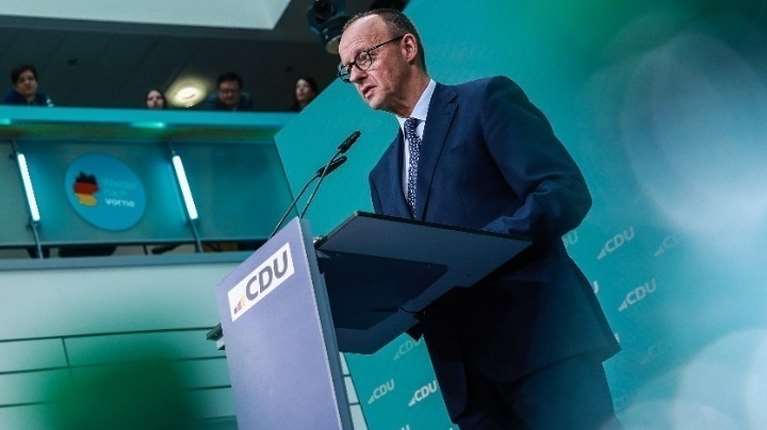 Συμφωνία CDU/CSU-SPD: Αυστηροποίηση στο μεταναστευτικό, φοροελαφρύνσεις και περιορισμοί στα κοινωνικά επιδόματα