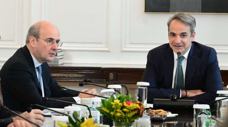 Έκτακτη σύσκεψη στο Μέγαρο Μαξίμου για τις πληρωμές των αγροτών - Αναμένονται ανακοινώσεις