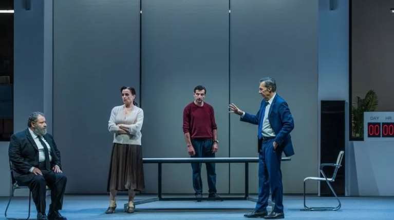 Όλα όσα πρέπει να γνωρίζεις για την πιο πολυσυζητημένη παράσταση της χρονιάς στην Αθήνα