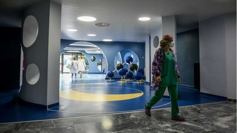 Τρομάζει η έξαρση της γρίπης: 8 θάνατοι, 871 νέες εισαγωγές στα νοσοκομεία,15 σε ΜΕΘ