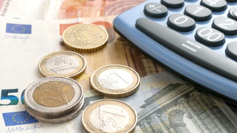 ΑΑΔΕ: Απλήρωτοι φόροι 7,2 δισ. ευρώ το 2025 - Κάτω από 3,9 εκατ. οι οφειλέτες