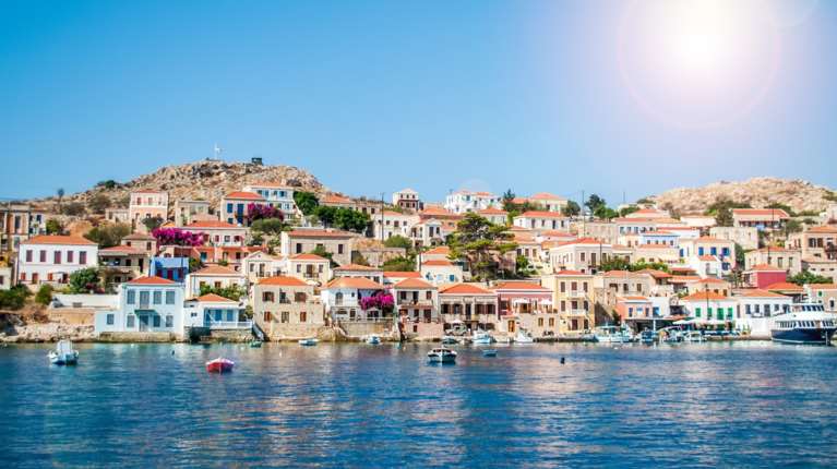 Χωρίς ηλεκτρικό ρεύμα  η Χάλκη: Πλωτός γερανός έκοψε τα υποθαλάσσια καλώδια