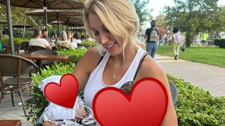 Η Κωνσταντίνα Σπυροπούλου μοιράζεται φωτογραφίες από το σχολείο του Βλάσση