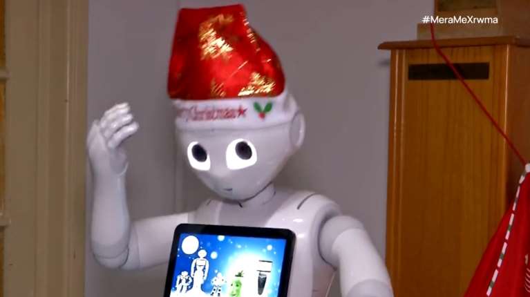 Θεσσαλονίκη: Ρομπότ λένε τα κάλαντα στην παιδιατρική κλινική του "Γ. Γεννηματάς"