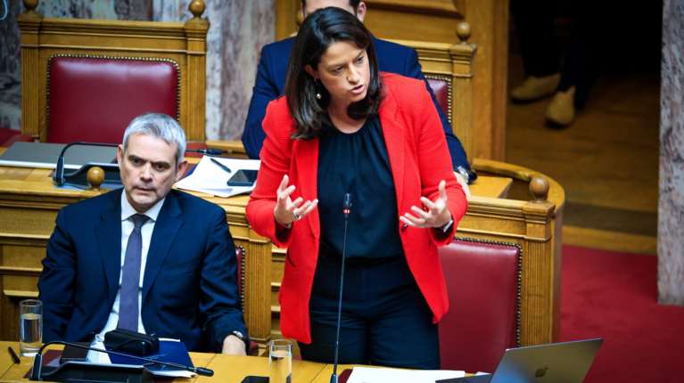 Φονική ατάκα Κεραμέως στη Βουλή: Πώς είπατε; Αντεργατική πολιτική;