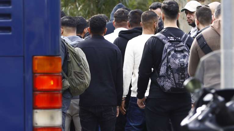 Τηλεφωνικές απάτες: Προσωρινά κρατούμενοι οι 14 από τους 44 - Ο αδελφός της αθλήτριας κρύβεται στη Λατινική Αμερική