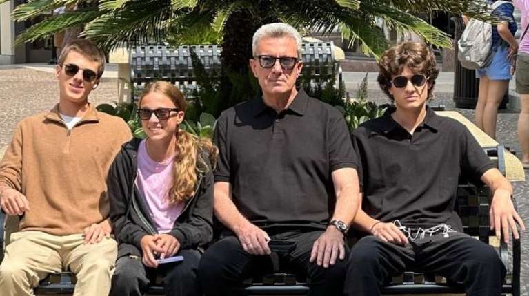 Νίκος Χατζηνικολάου: Η ανάρτηση για τα οικογενειακά &quot;βάρη&quot; και η φωτογραφία με την Εύα του