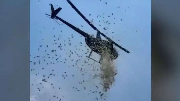 ΗΠΑ: "Έβρεξε" δολάρια από ελικόπτερο στο Ντιτρόιτ – Ήταν η τελευταία επιθυμία ενός άνδρα [βίντεο]