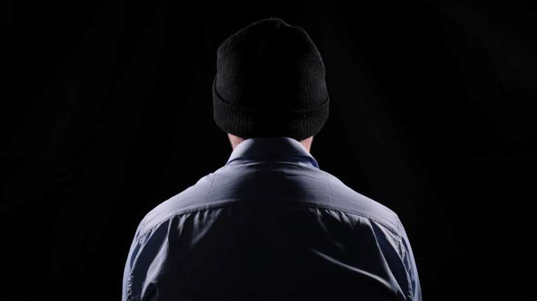 Απίστευτο περιστατικό στην Πάτρα: Γονείς εγκατέλειψαν τον ανήλικο γιο τους με αυτισμό σε κέντρο φροντίδας