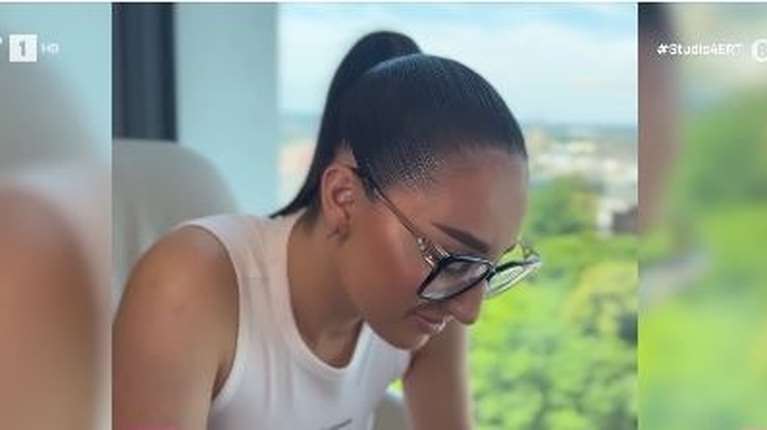 Eurovision 2025:  "Να είστε ο εαυτός σας..." - Το συγκινητικό τηλεφώνημα της Νάνας Μούσχουρη στην Κλαυδία πριν τον ημιτελικό