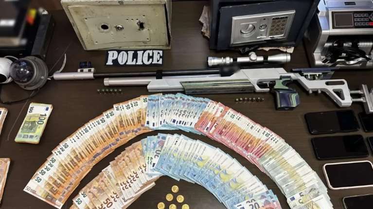 Τα &quot;έργα και οι ημέρες&quot; της 73χρονης &quot;Μαρίνας&quot;: Πώς &quot;έτρεχε&quot; το κύκλωμα πορνείας από τη φυλακή -  Ο ρόλος της κόρης της