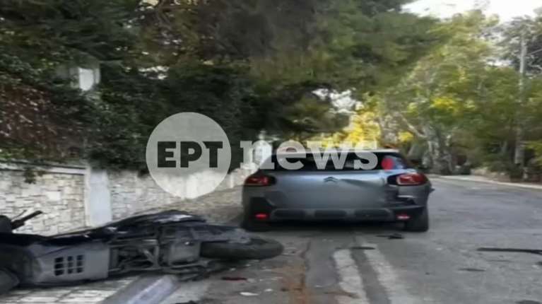 Εκάλη: Οδηγός διέλυσε ΙΧ και μοτοσικλέτα με το αυτοκίνητό του και... έφυγε σαν κύριος [βίντεο]