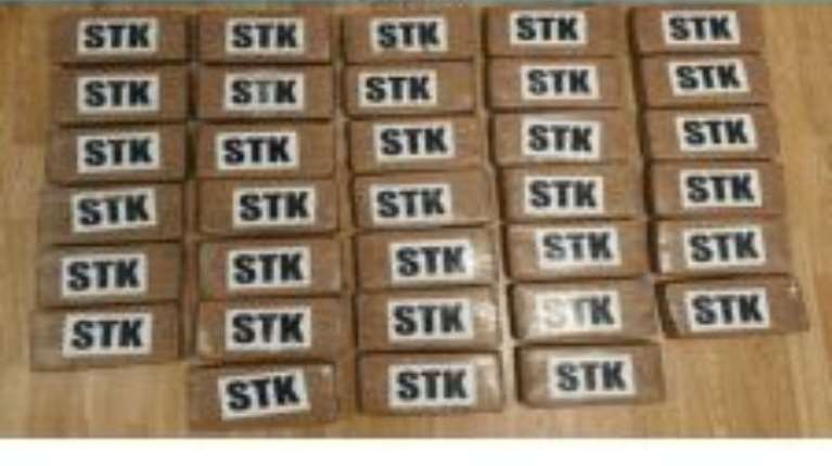 Πάνω από 38 κιλά κοκαΐνης σε εμπορευματοκιβώτιο με μπανάνες, στο λιμάνι του Πειραιά