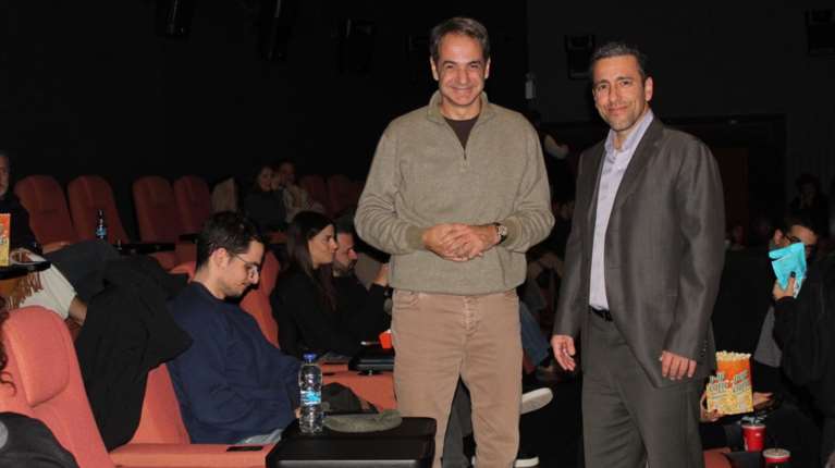 Κυριάκος Μητσοτάκης: Πήγε να δει τον "Καποδίστρια" του Γιάννη Σμαραγδή παρέα με τον γιο του [Εικόνα]