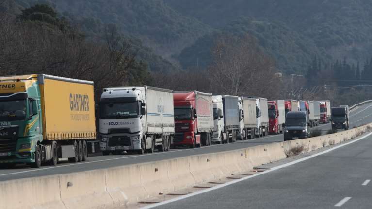 Αγροτικά μπλόκα: Κλείνουν για τα φορτηγά οι σήραγγες των Τεμπών στις 11:30