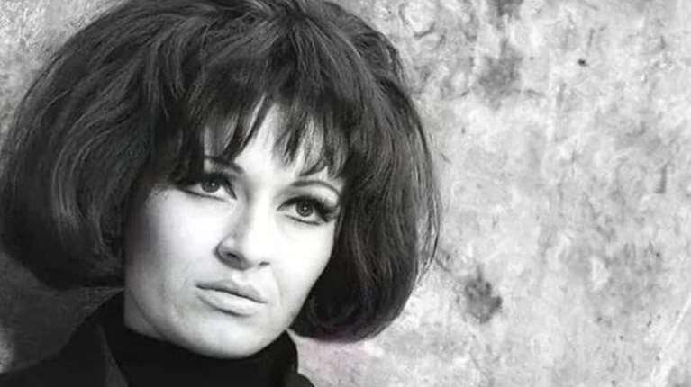 Μάρθα Καραγιάννη: Τρία χρόνια από τον θάνατό της - &quot;Εκρηκτική, κομψή, γεμάτη ρυθμό και λάμψη&quot; - Αφιέρωμα από τη Φίνος Φιλμ