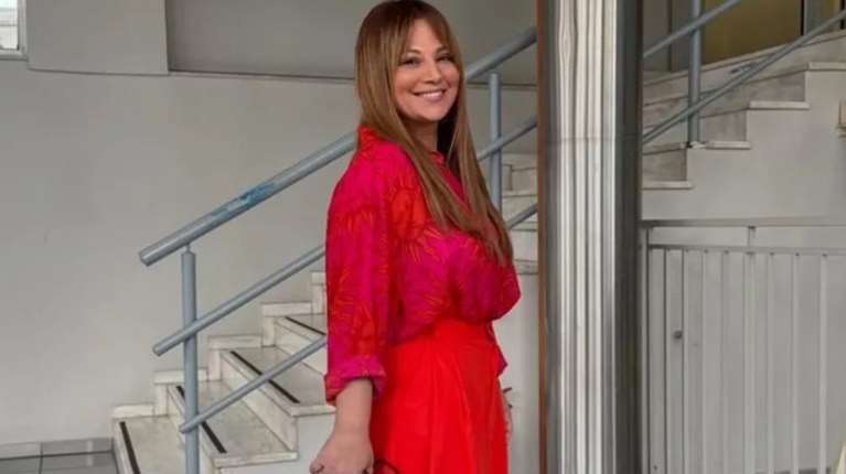 Νάνσυ Ζαμπέτογλου | Η εντυπωσιακή εμφάνιση στον γάμο της συνεργάτιδάς της