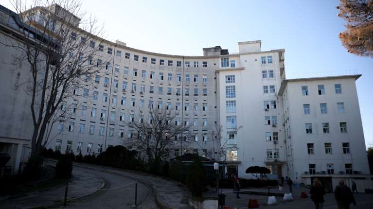 Στο ΚΑΤ  27χρονος που μεταφέρθηκε από τον Πύργο με τραύμα από όπλο ή μαχαίρι