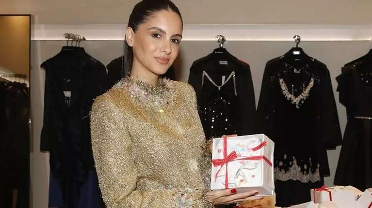 Αλεξάνδρα Νίκα: Με Celia Kritharioti φόρεμα σε fashion show στο Παρίσι