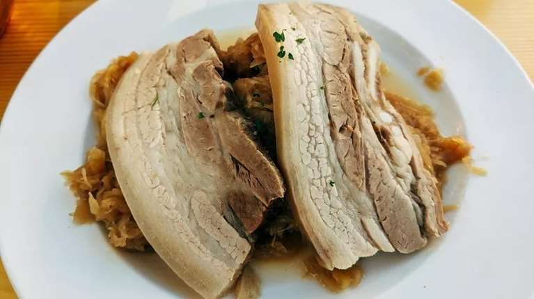 Είναι τελικά υγιεινό το χοιρινό; Η νέα μελέτη που το συγκρίνει με φακές και ρεβίθια