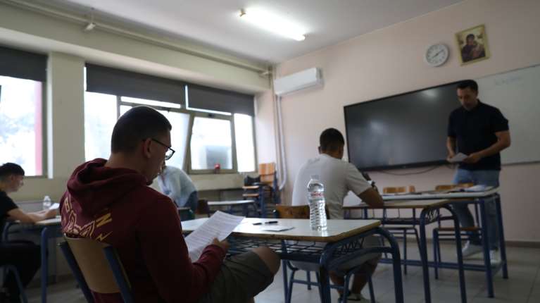 Πανελλήνιες 2025: Τα θέματα και οι απαντήσεις στα Αγγλικά