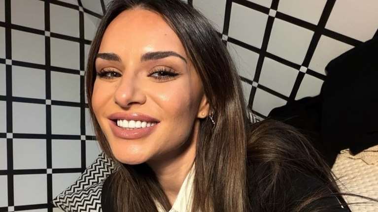 Ελένη Τσολάκη: Η σπάνια φωτό από το 2016 και το γλυκό φιλί στον σύζυγό της, Παύλο Πετρουλάκη