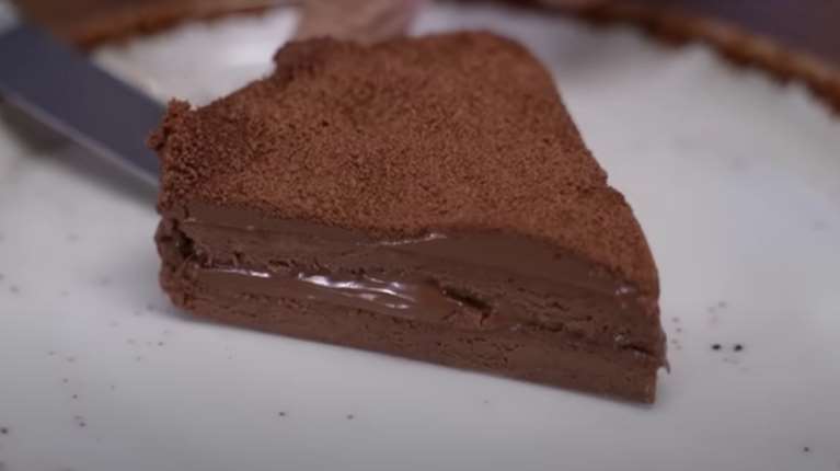 Θεΐκό σοκολατογλυκό μόνο με 3 υλικά - Φανταστική συνταγή, έτοιμη σε 10 λεπτά