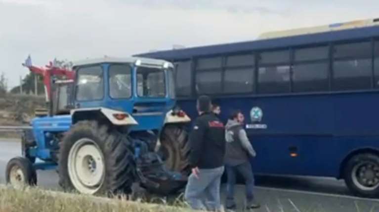 Σέρρες: ΕΔΕ από την ΕΛΑΣ για κλούβα που εμβόλισε το μπλόκο αγροτών [βίντεο]