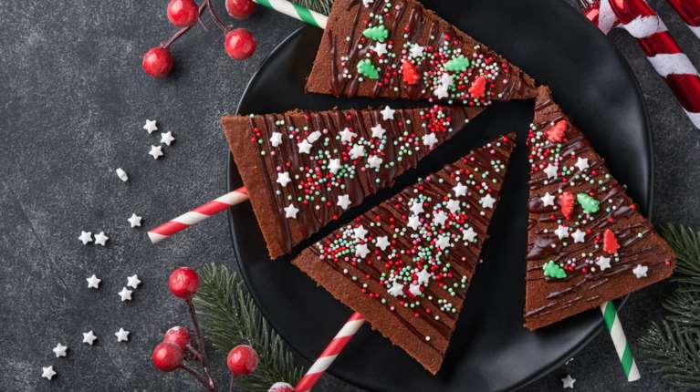 Συνταγή για συγκλονιστικό χριστουγεννιάτικο brownie, χωρίς ζάχαρη - Πανεύκολο, πολύ ζουμερό